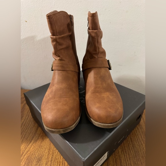 VJH confort Women's Mid Calf Boots, Comfort Buckle Slouchy Booties w/Side Zipper - Picture 3 of 13